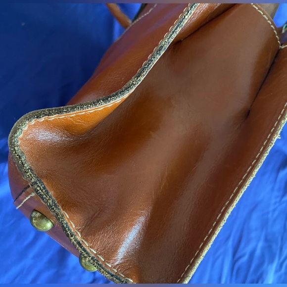 EUC PATRICIA NASH PURSE - Picture 13 of 16